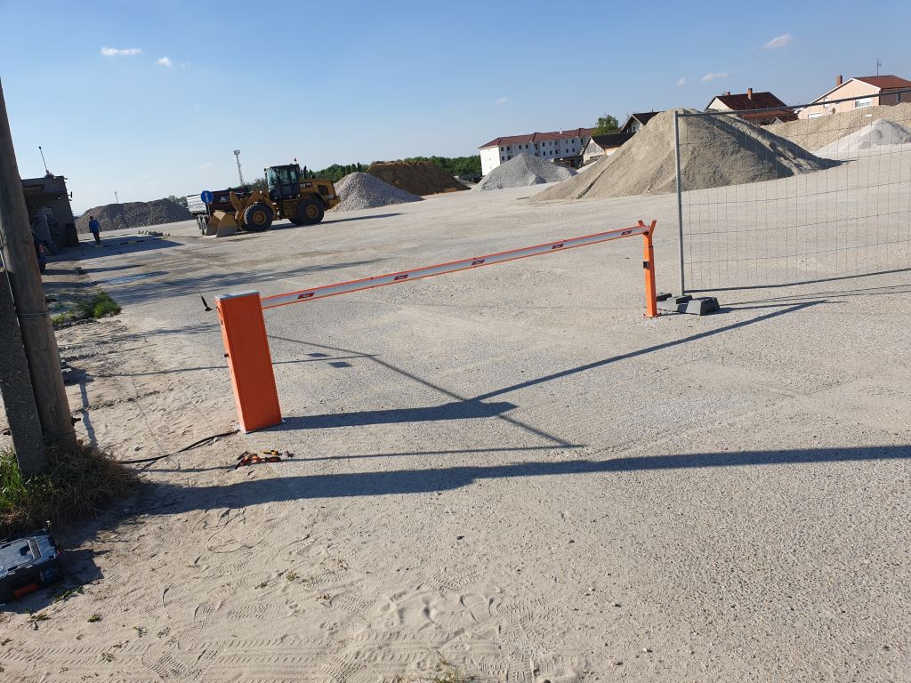 Závora Nice-Wide so vstupnou smyčkou Čierny Brod