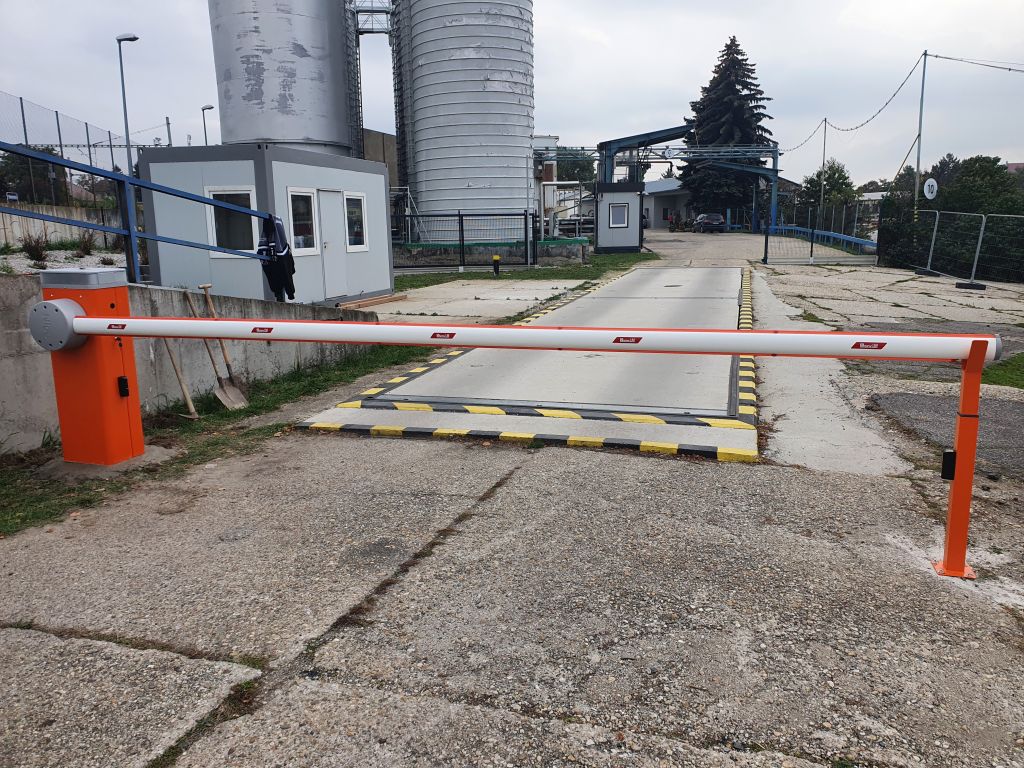 Závora Šintava Nice-M5Bar